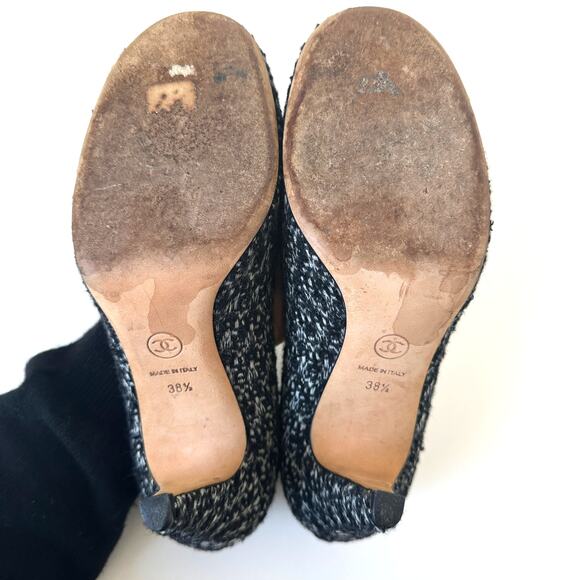 CHANEL Classic Tweed CC Camellia Flower Heel Pumps Black White IT 38.5 - Picture 8 of 10
